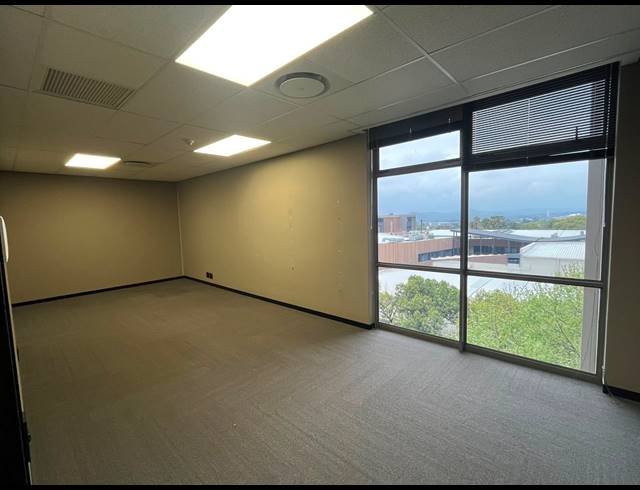 1,142M² OFFICE TO LET IN HAZELWOOD